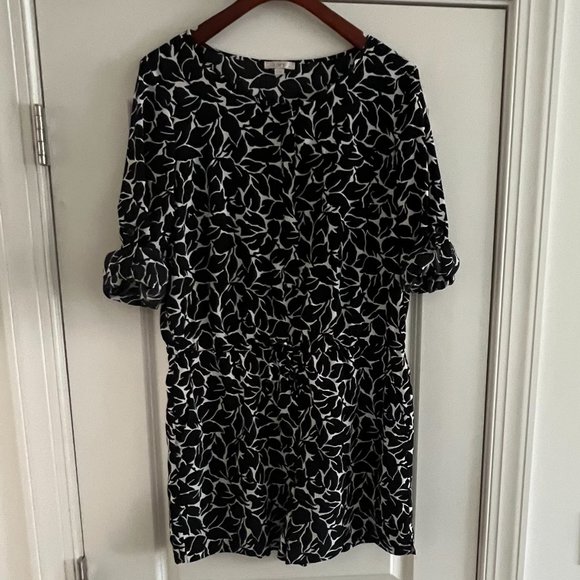 LOFT One-Piece Black & White (Cream) Leaf Pattern Jumpsuit Romper Size 10 - Picture 1 of 14